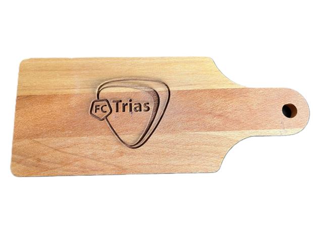 Een uniek FC Trias borrelplankje met ons clublogo!